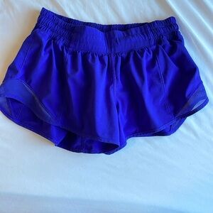 Lululemon hotty hot shorts size 6